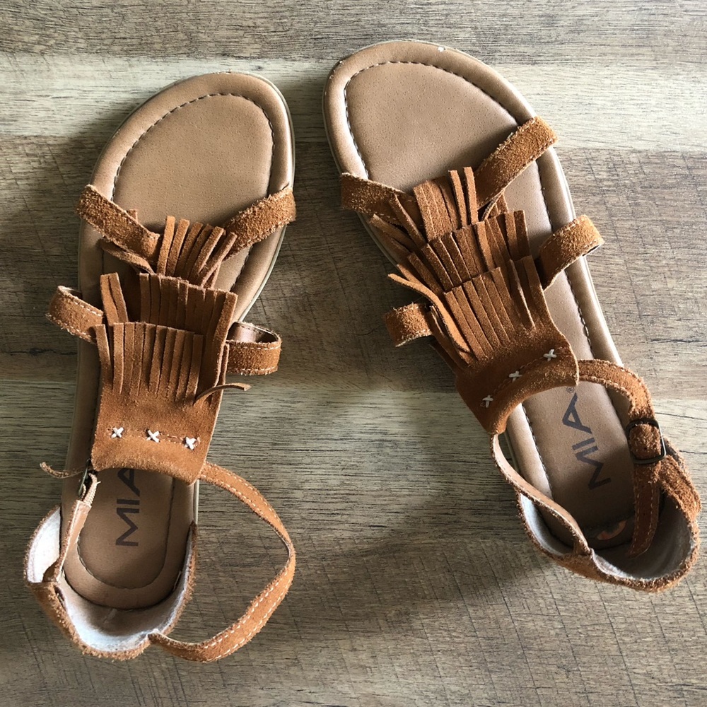 Tassel sandals